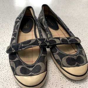 Coach flats